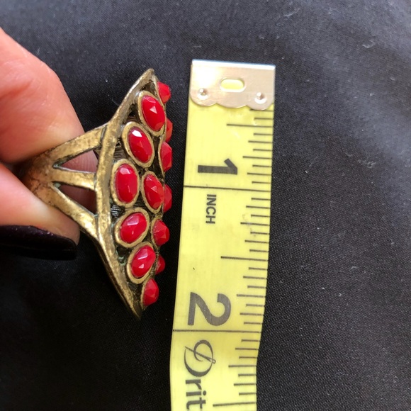 Giant statement ring - Picture 4 of 8